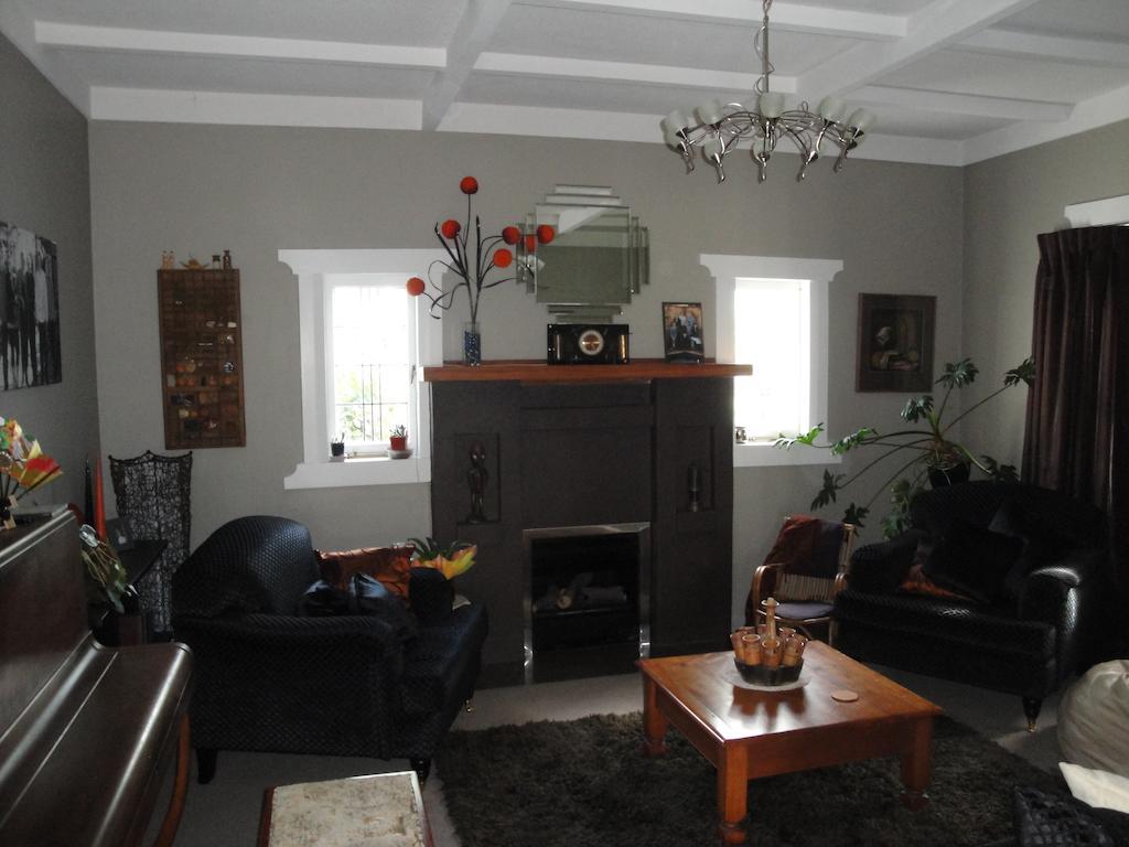 English Tudor House Χάμιλτον Εξωτερικό φωτογραφία