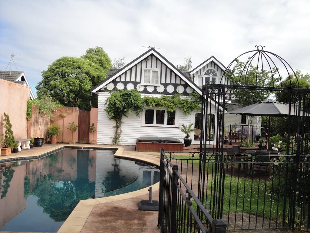 English Tudor House Χάμιλτον Δωμάτιο φωτογραφία